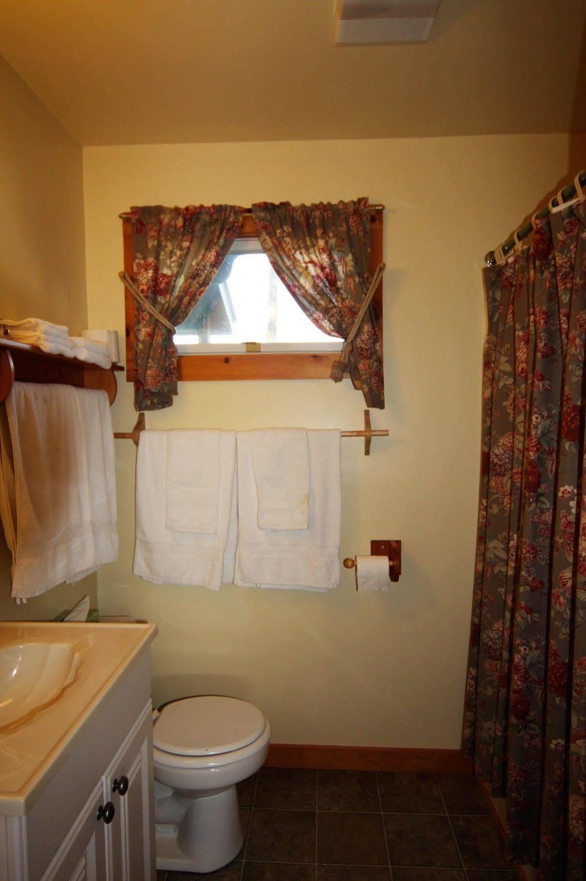 Blue Gentian Lodge At Magic Mountain Londonderry Εξωτερικό φωτογραφία