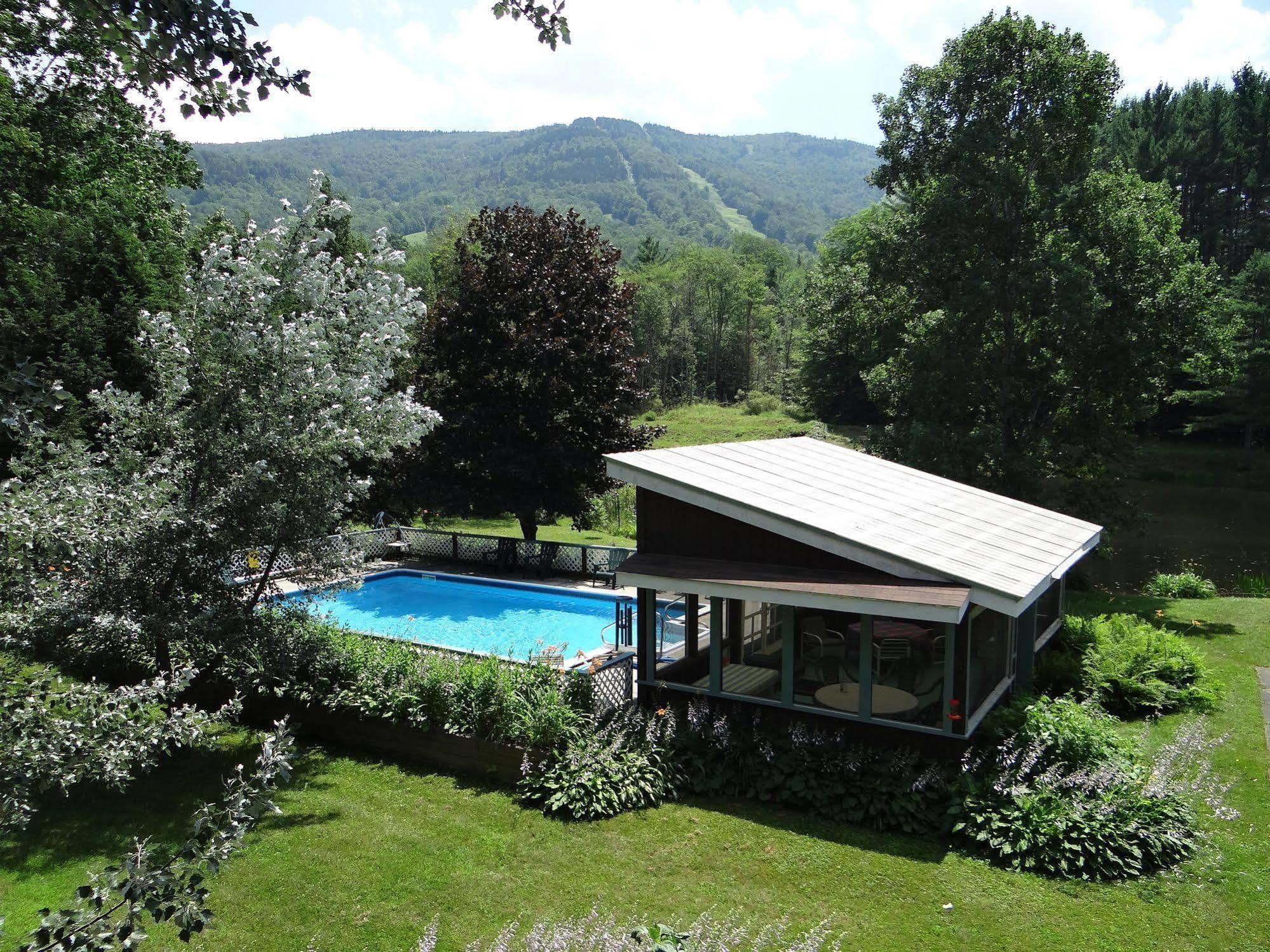 Blue Gentian Lodge At Magic Mountain Londonderry Εξωτερικό φωτογραφία
